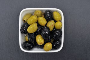 Oliven mit Kräuter in verschiedensten Variationen